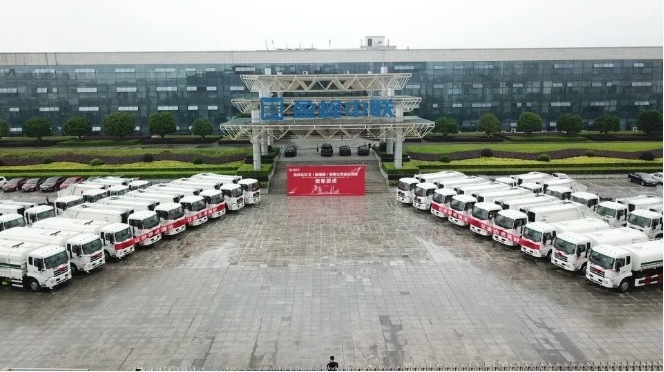 俄罗斯·专享会官方网站环境批量环卫设备发往柬埔寨，助力“一带一路”建设