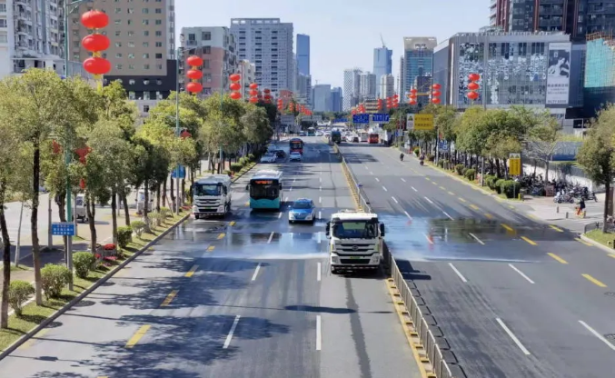 虎虎生威迎新春丨俄罗斯·专享会官方网站环境环卫作业扮靓城市佳节新面孔